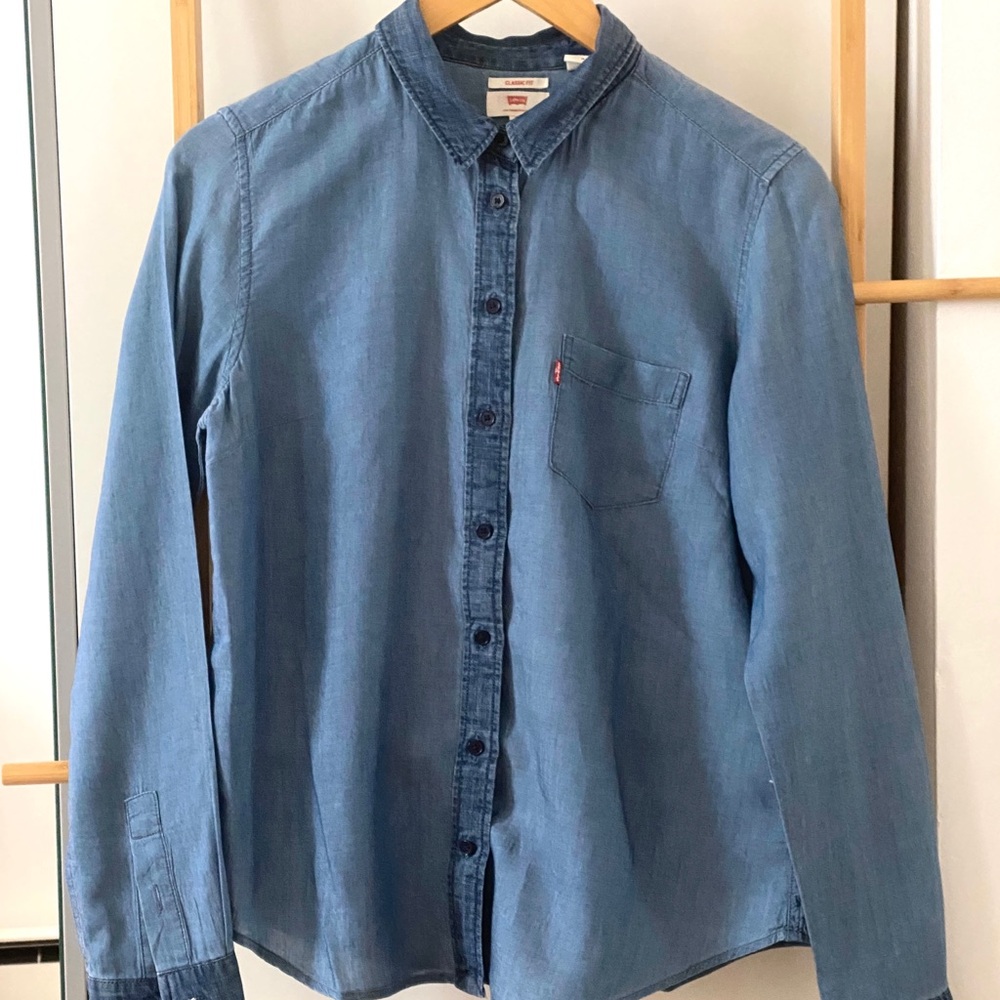 Levi’s Chambray Button Up - image 2